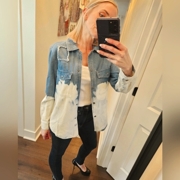 Rails Tops - NWT Rails Turner Bleached Denim Shirt - SIZE S